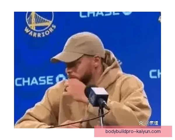 球迷评论区引发热议，球员表现持续提升引发关注