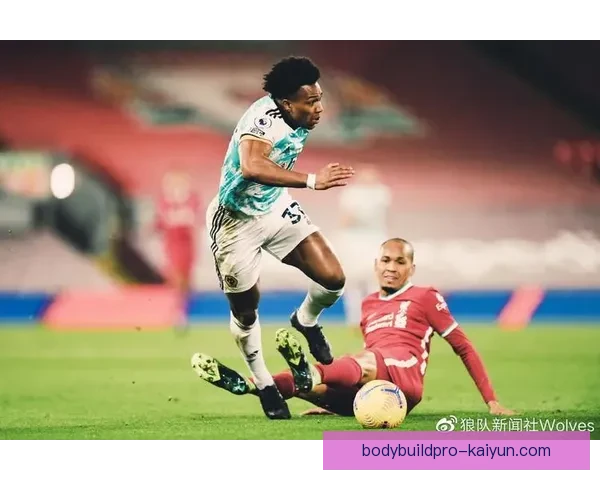 库尔图瓦双脚出球能力持续提升，引发球迷关注